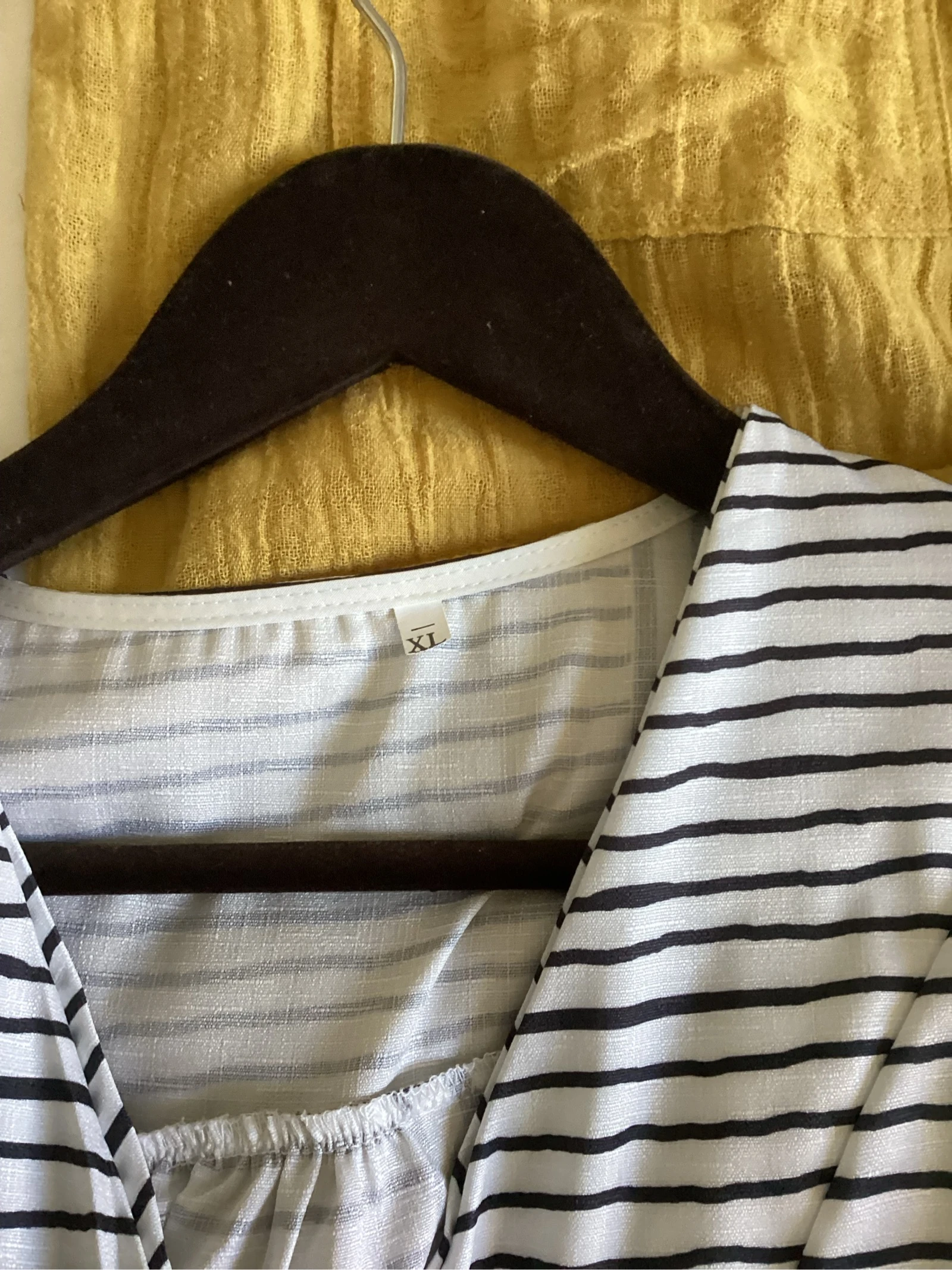 Robe listrada preto e branco tamanho XL – photo 4